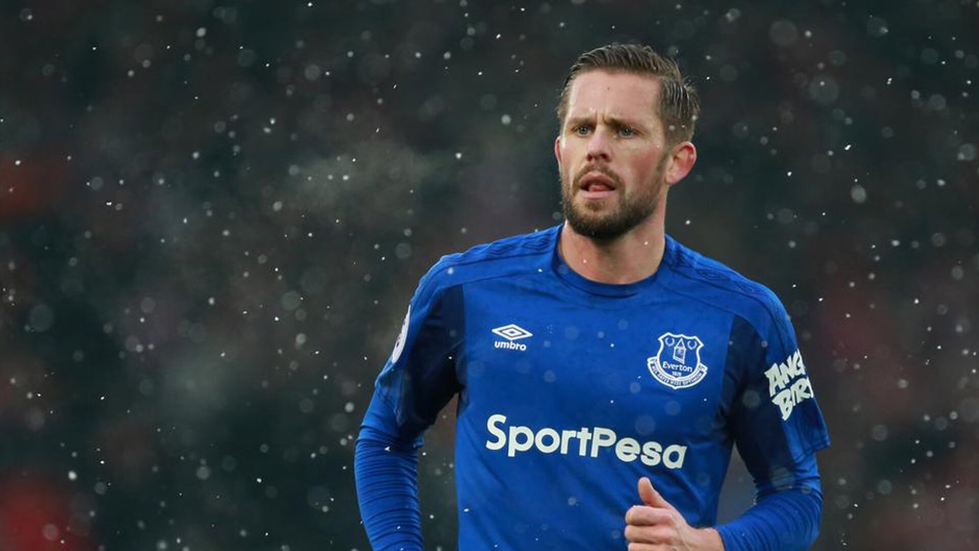 内马尔爆冷击败皇家马德里,战术调整引爆全场!